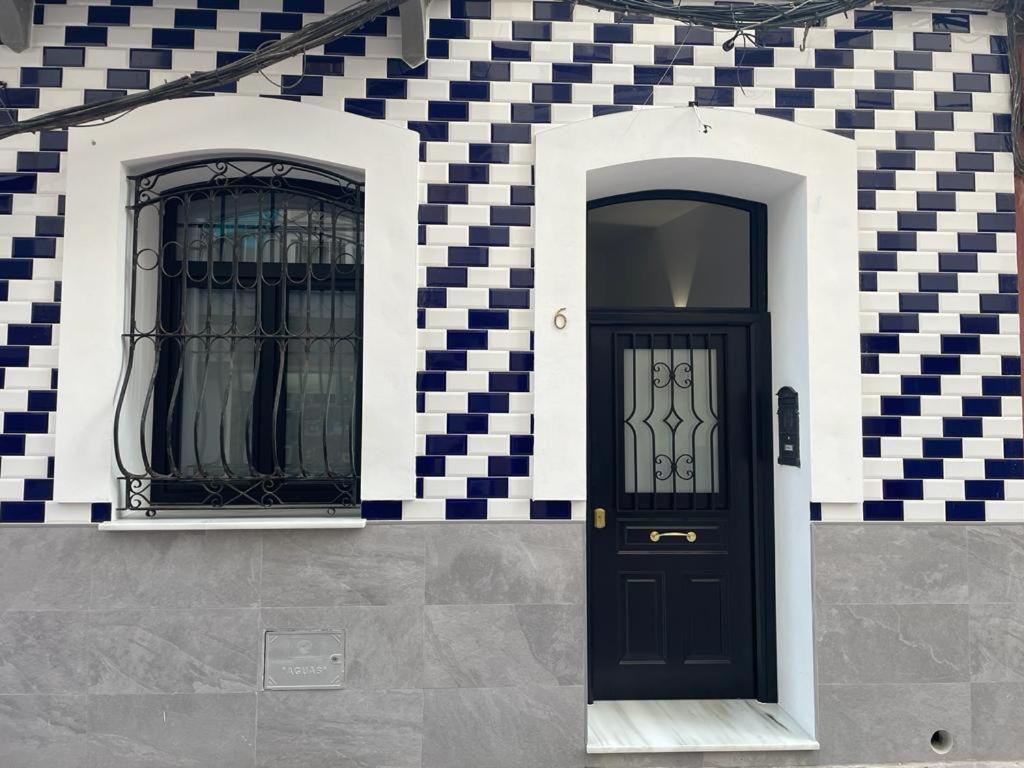 Apartamentos Sol Y Luna La Linea de la Concepcion Ngoại thất bức ảnh