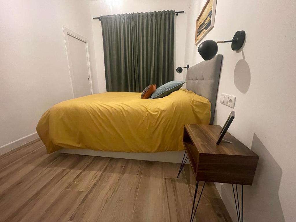 Apartamentos Sol Y Luna La Linea de la Concepcion Ngoại thất bức ảnh