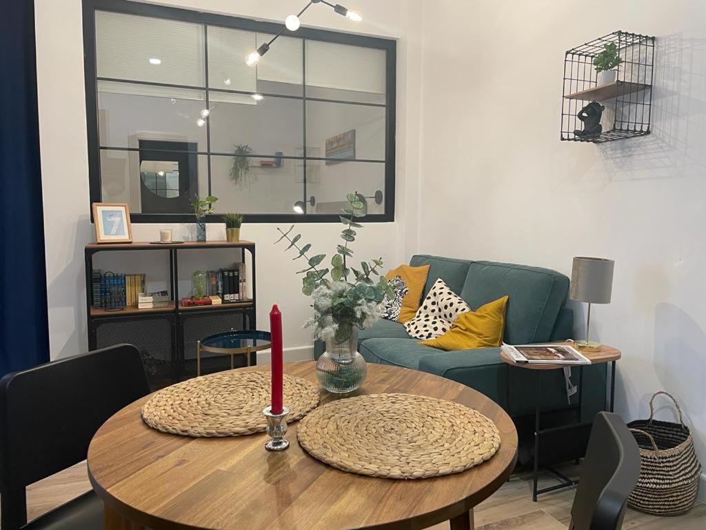 Apartamentos Sol Y Luna La Linea de la Concepcion Ngoại thất bức ảnh